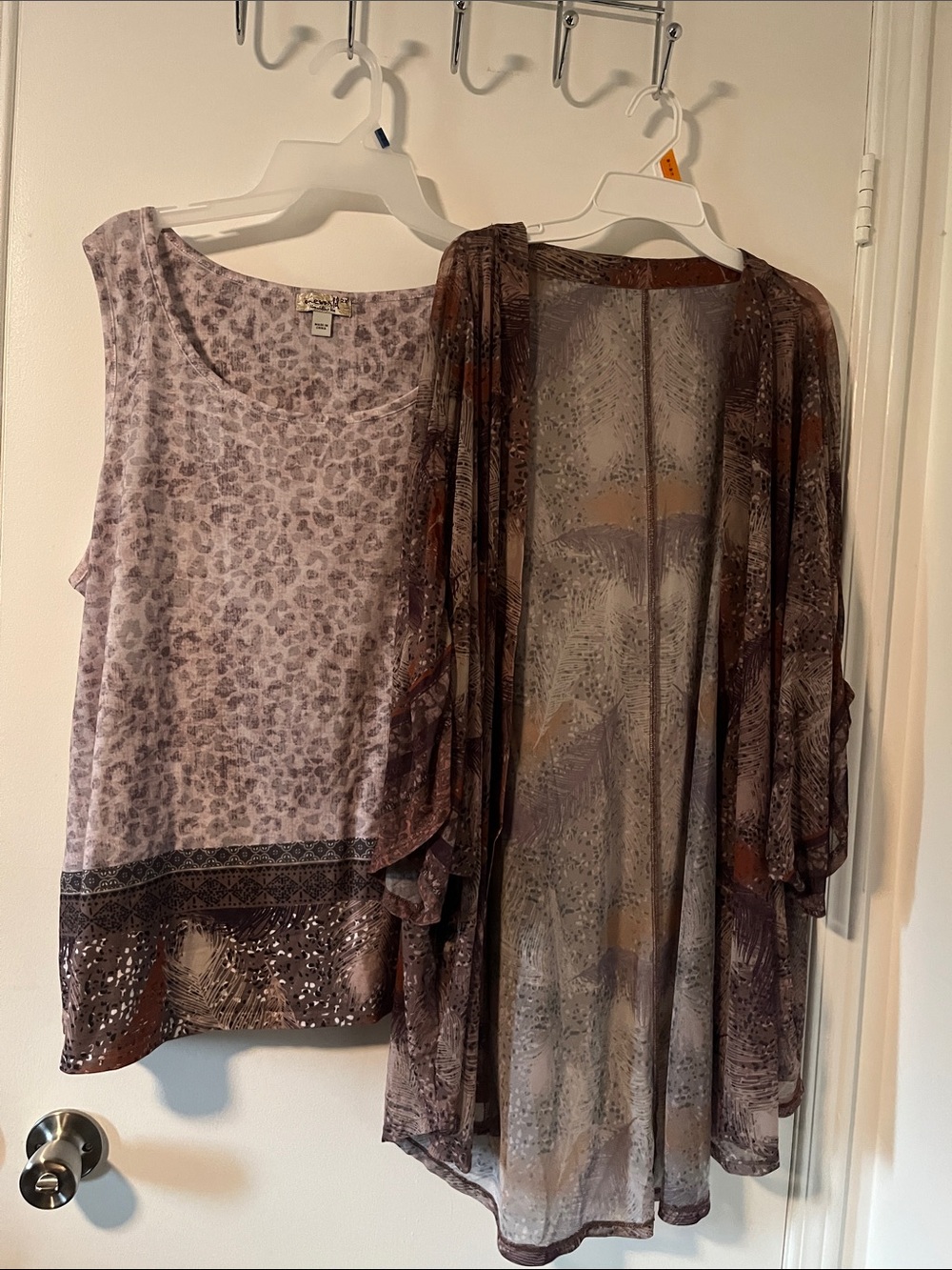 ONE WORLD Lavender Animal Print Camisole with Sheer Brown-Lavender Kimono